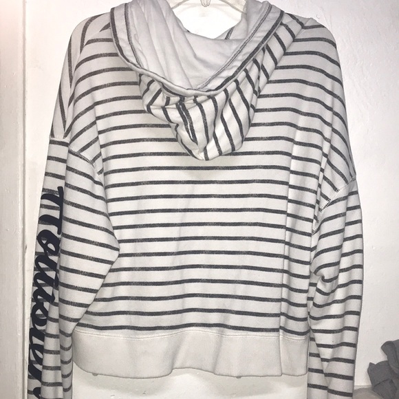 striped black and white sweater - Picture 3 of 3